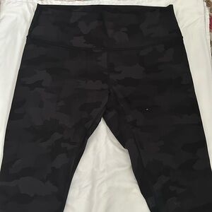black lululemon camo leggings